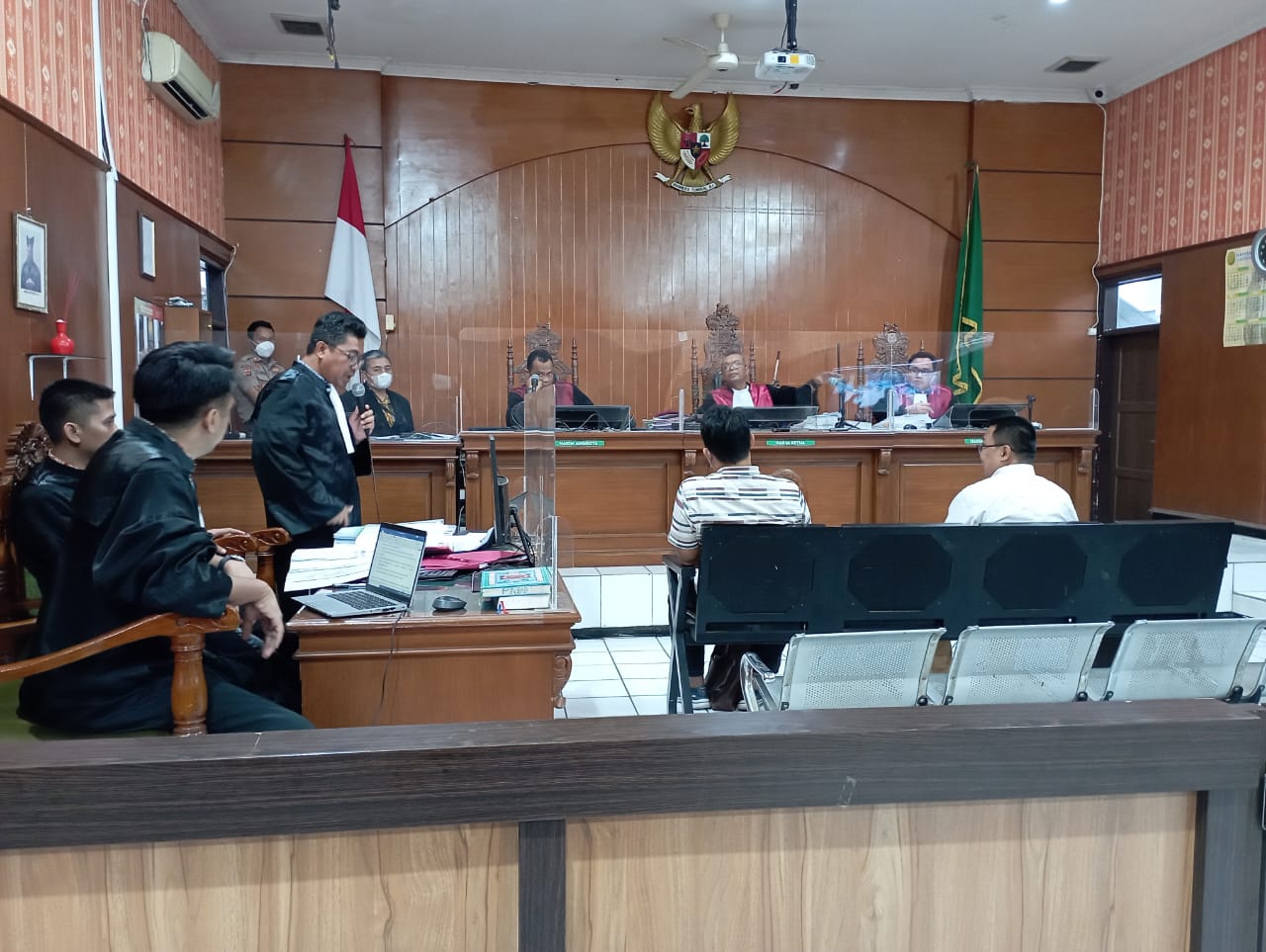Sidang penipuan dan penggelapan mantan Ketua DPRD Jabar dengarkan saksi Sidang penipuan dan penggelapan mantan Ketua DPRD Jabar dengarkan saksi