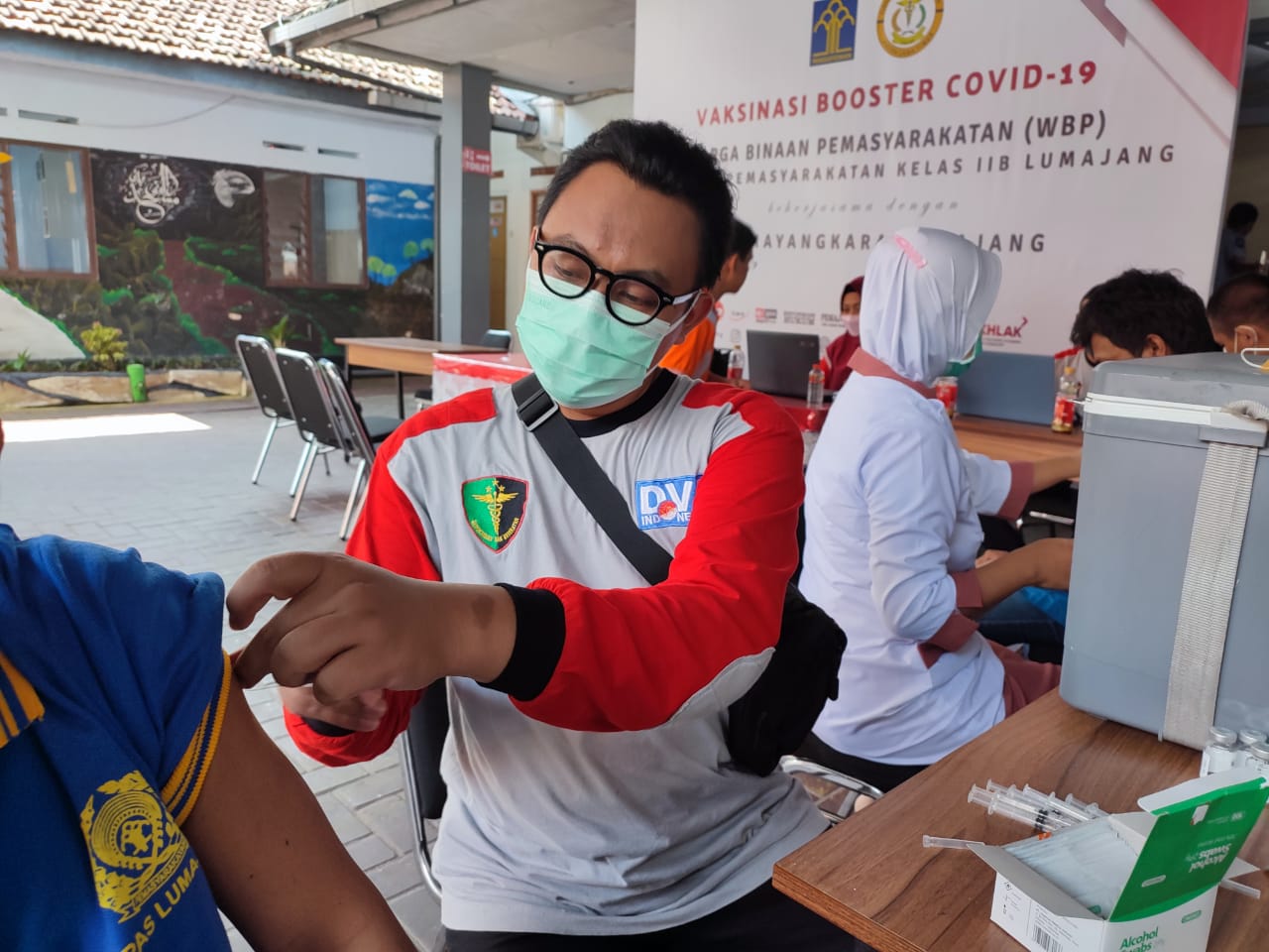 325 WBP Lapas Klas ll B Lumajang ikuti vaksinasi booster 325 WBP Lapas Klas ll B Lumajang ikuti vaksinasi booster