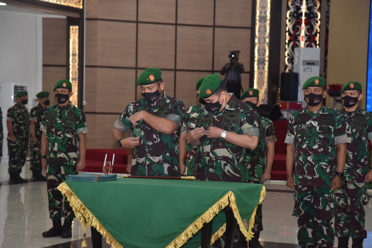 Kolonel Inf Rudi Puruwito resmi jabat Danrem 101/Antasari Kolonel Inf Rudi Puruwito resmi jabat Danrem 101/Antasari