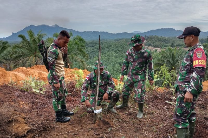 Danrem 121/Abw ancam tindak tegas perusak patok batas RI-Malaysia Danrem 121/Abw ancam tindak tegas perusak patok batas RI-Malaysia