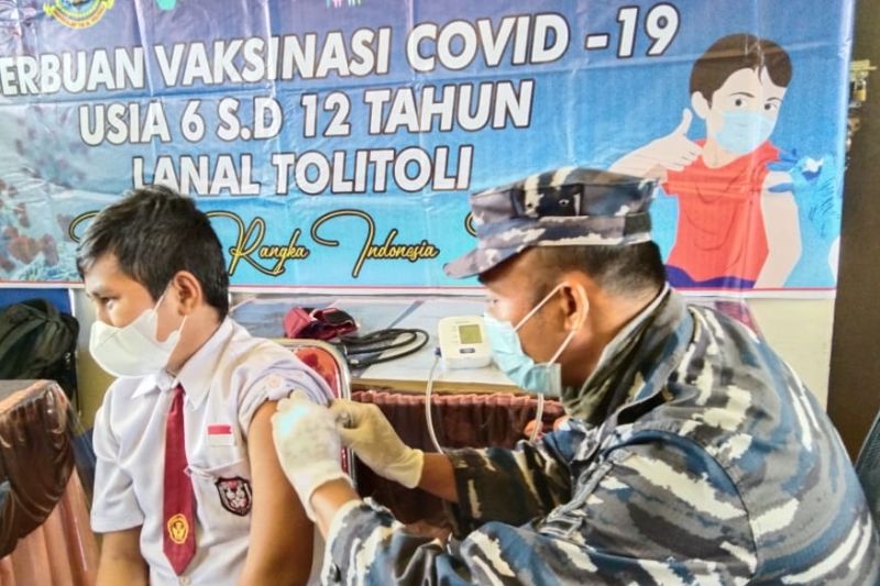 Lantamal VIII terus gelar vaksinasi dalam memutus penyebaran COVID