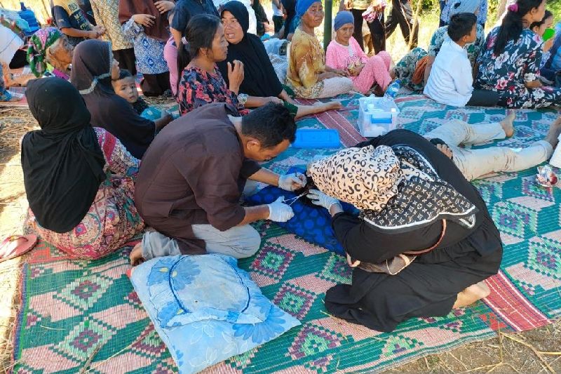 Warga terdampak gempa di Kajai sebagian mengalami gangguan kesehatan Warga terdampak gempa di Kajai sebagian mengalami gangguan kesehatan