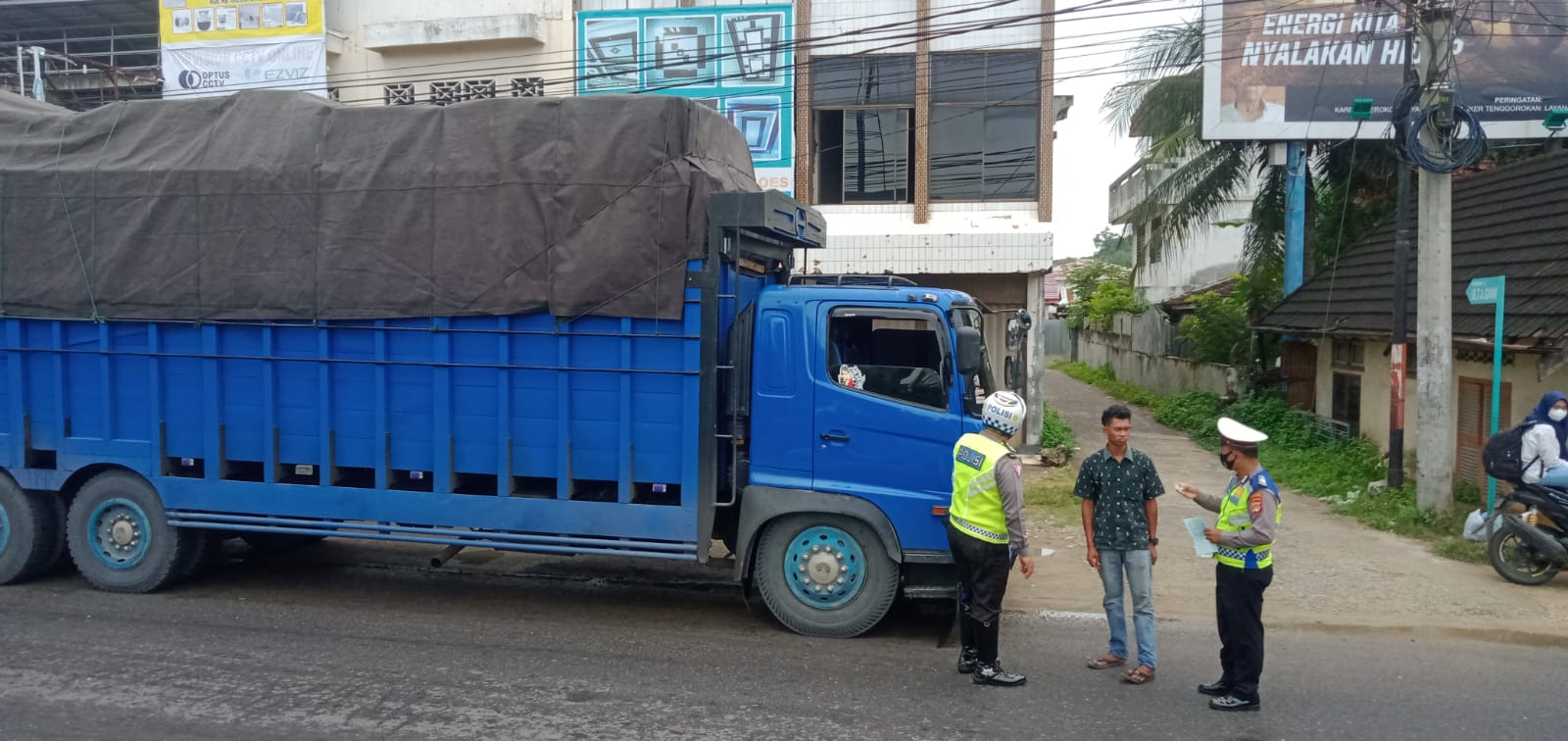 Sat Lantas Polres Lhokseumawe tertibkan pengemudi truk bawa muatan berlebih