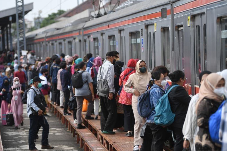 Volume pengguna KRL pagi ini lanjutkan tren penurunan Volume pengguna KRL pagi ini lanjutkan tren penurunan