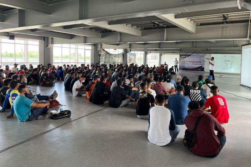 338 Marshal lokal ditugaskan untuk tes pramusim MotoGP di Mandalika 338 Marshal lokal ditugaskan untuk tes pramusim MotoGP di Mandalika