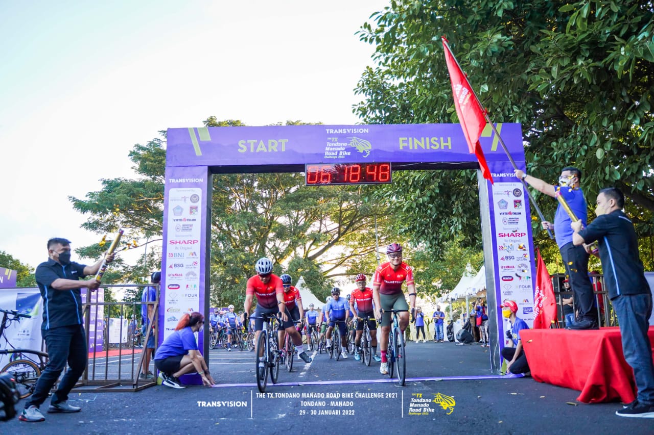 Peserta The TX Tondano Manado Road Bike Challage 2021 nikmati keindahan alam Manado Peserta The TX Tondano Manado Road Bike Challage 2021 nikmati keindahan alam Manado