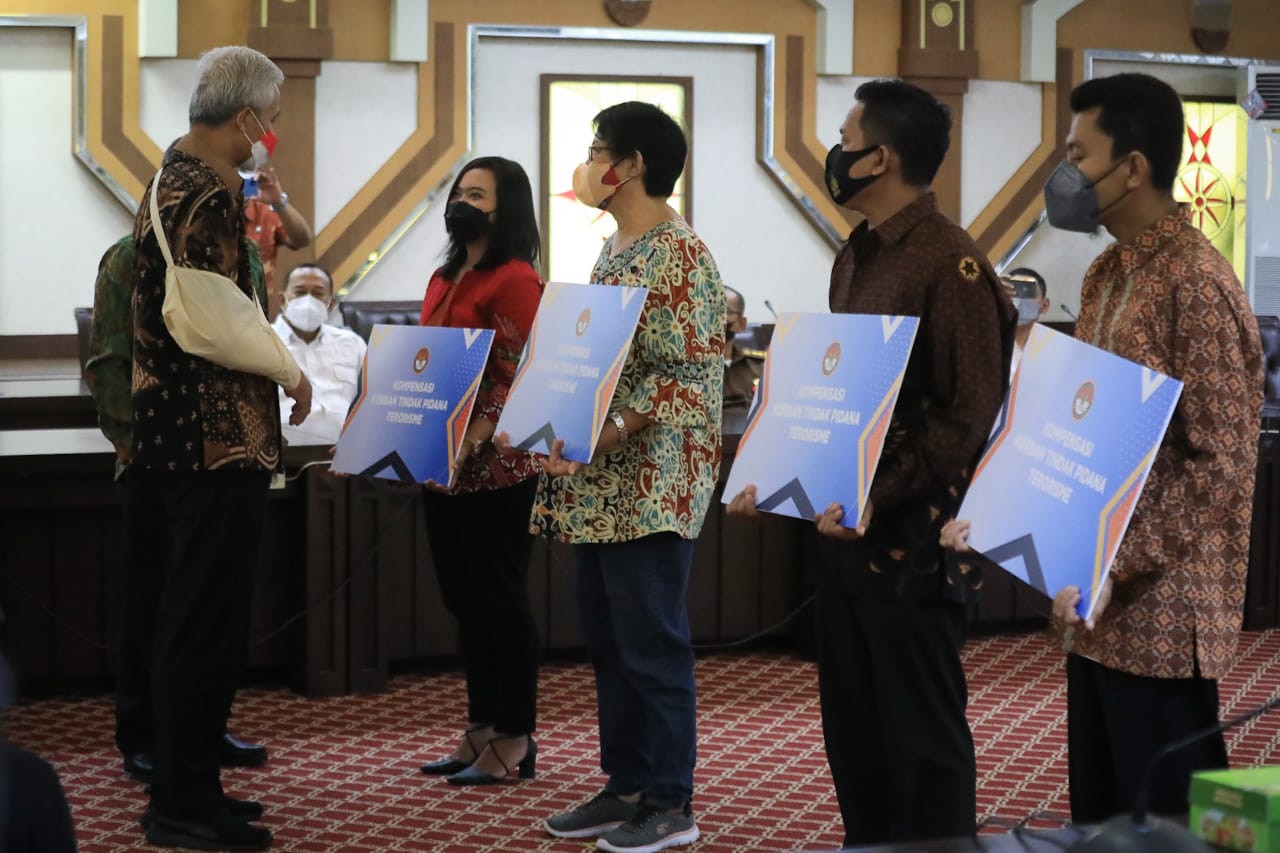 LPSK serahkan kompensasi kepada korban teror masa lalu di Jawa Tengah LPSK serahkan kompensasi kepada korban teror masa lalu di Jawa Tengah
