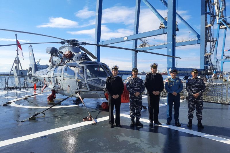 Kapal perang angkatan laut RI-Siprus gelar latihan bersama Kapal perang angkatan laut RI-Siprus gelar latihan bersama