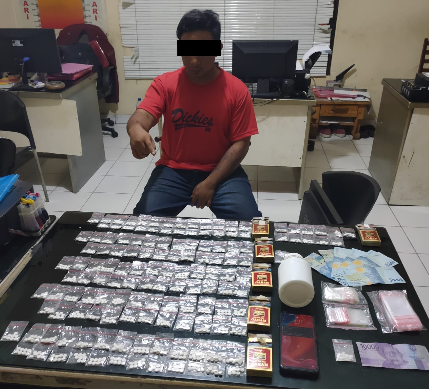 Aparat amankan 1.200 butir pil koplo