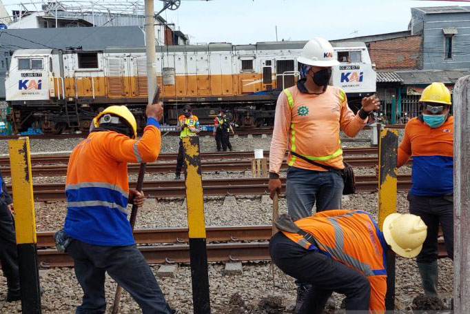 KAI tutup lintasan liar Stasiun Lemahabang-Kedunggedeh Bekasi