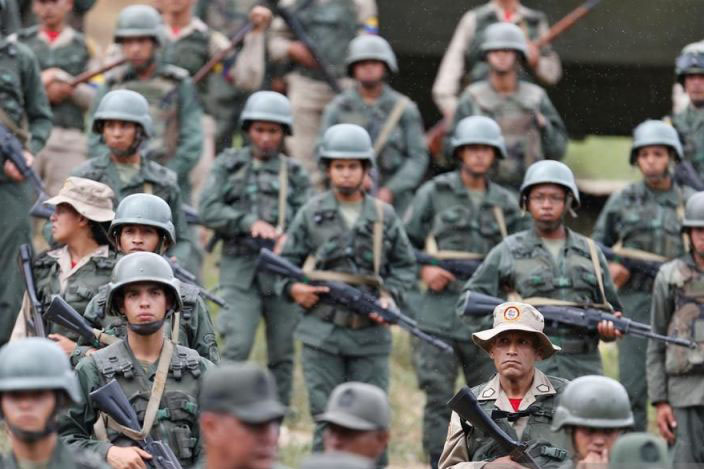 Pasukan Venezuela dikerahkan ke perbatasan dengan Kolombia Pasukan Venezuela dikerahkan ke perbatasan dengan Kolombia