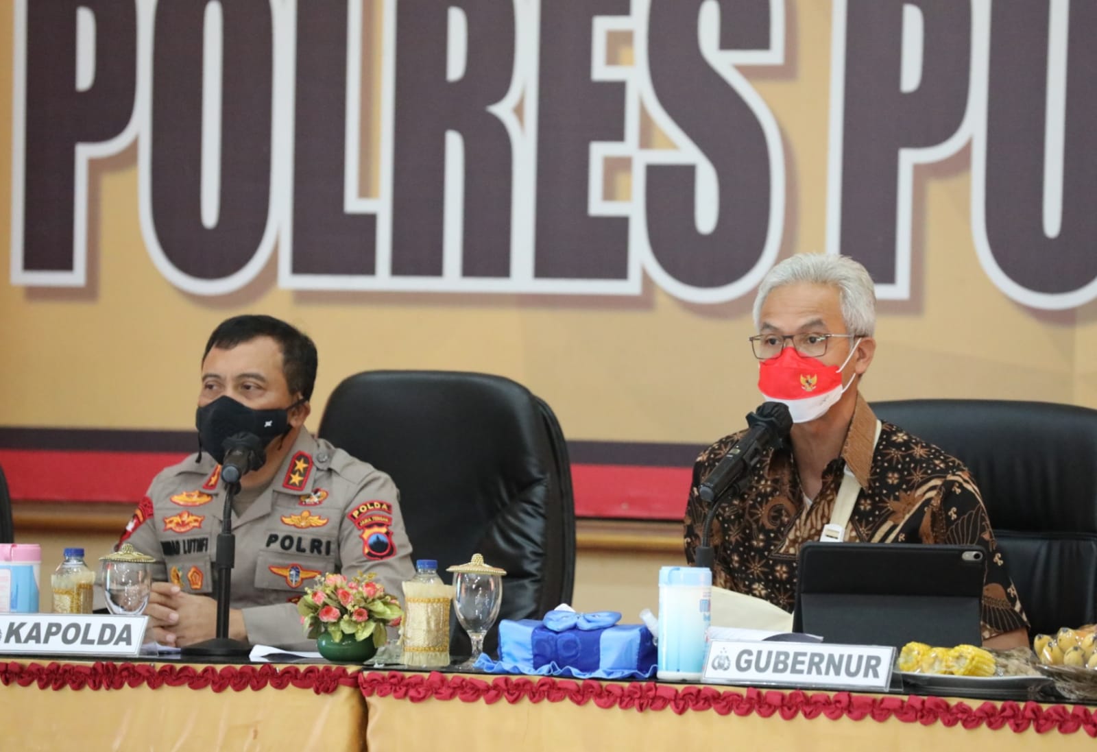 Buntut insiden bentrokan di Desa Wadas, Gubernur Jateng minta maaf dan minta polisi bebaskan warga Buntut insiden bentrokan di Desa Wadas, Gubernur Jateng minta maaf dan minta polisi bebaskan wargaÂ