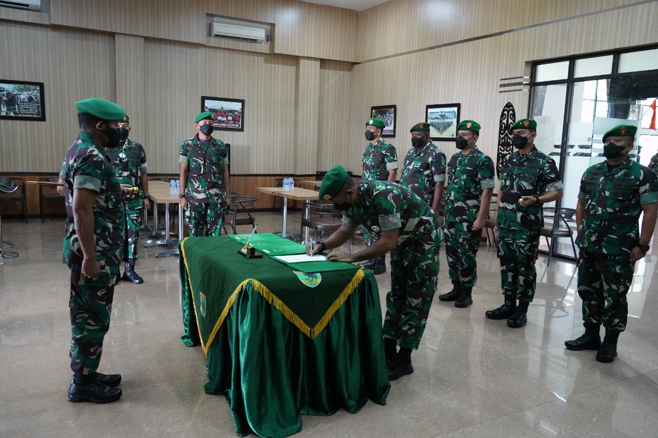 Pangdam Kasuari ingatkan untuk selalu pegang integritas sebagai prajurit di mana pun berada Pangdam Kasuari ingatkan untuk selalu pegang integritas sebagai prajurit di mana pun berada