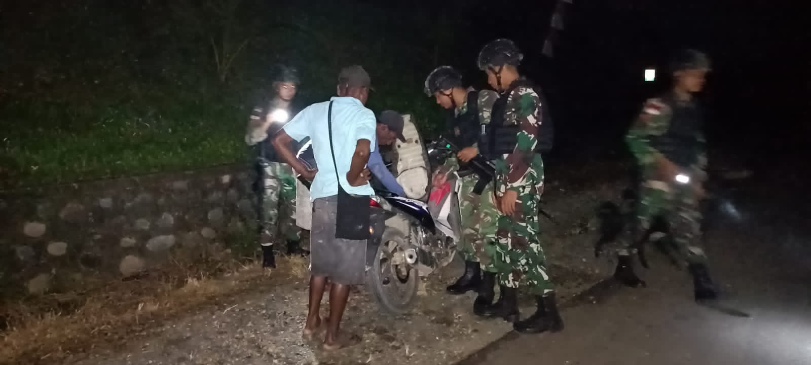 Satgas Pamtas Yonif 126/KC gagalkan peredaran narkotika jenis ganja Satgas Pamtas Yonif 126/KC gagalkan peredaran narkotika jenis ganja
