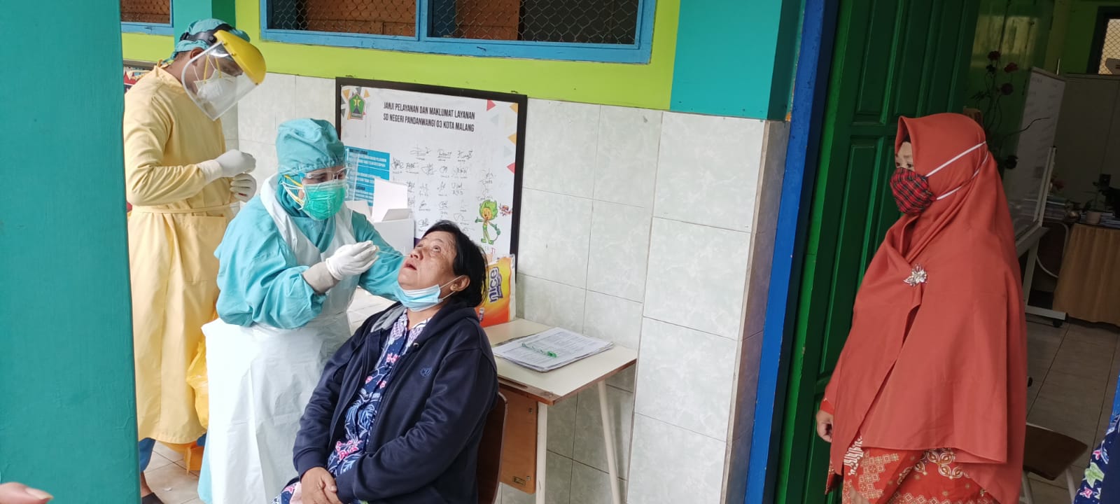 1 siswa terkonfirnasi positif Covid-19, 25 orang guru dan karyawan SDN Pandanwangi 3 jalani swab PCR