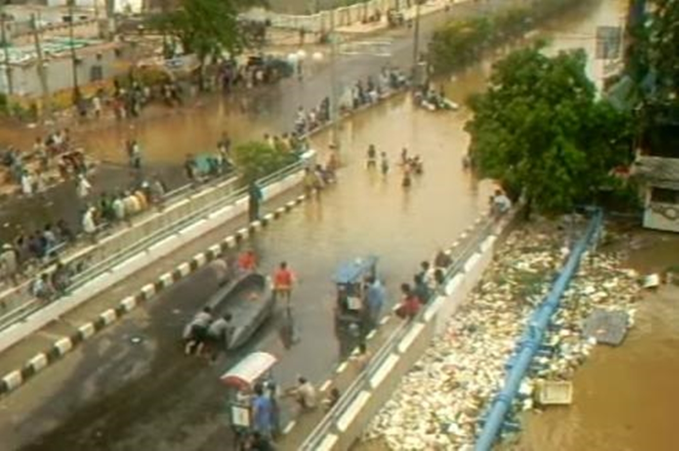 1 Februari 2007: Jakarta terendam banjir dahsyat