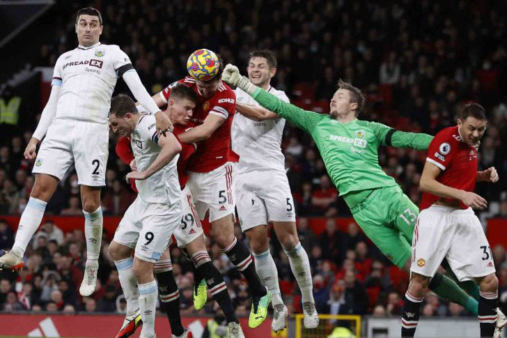 Rangnick: Tidak ada alasan copot ban kapten MU dari Maguire