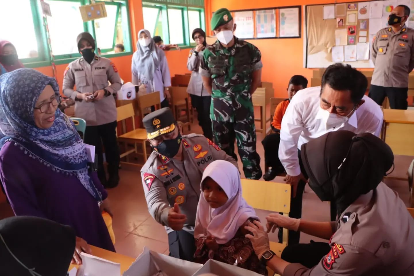 Cegah Omicron, masyarakat diminta tetap disiplin prokes dan segera vaksin Cegah Omicron, masyarakat diminta tetap disiplin prokes dan segera vaksin