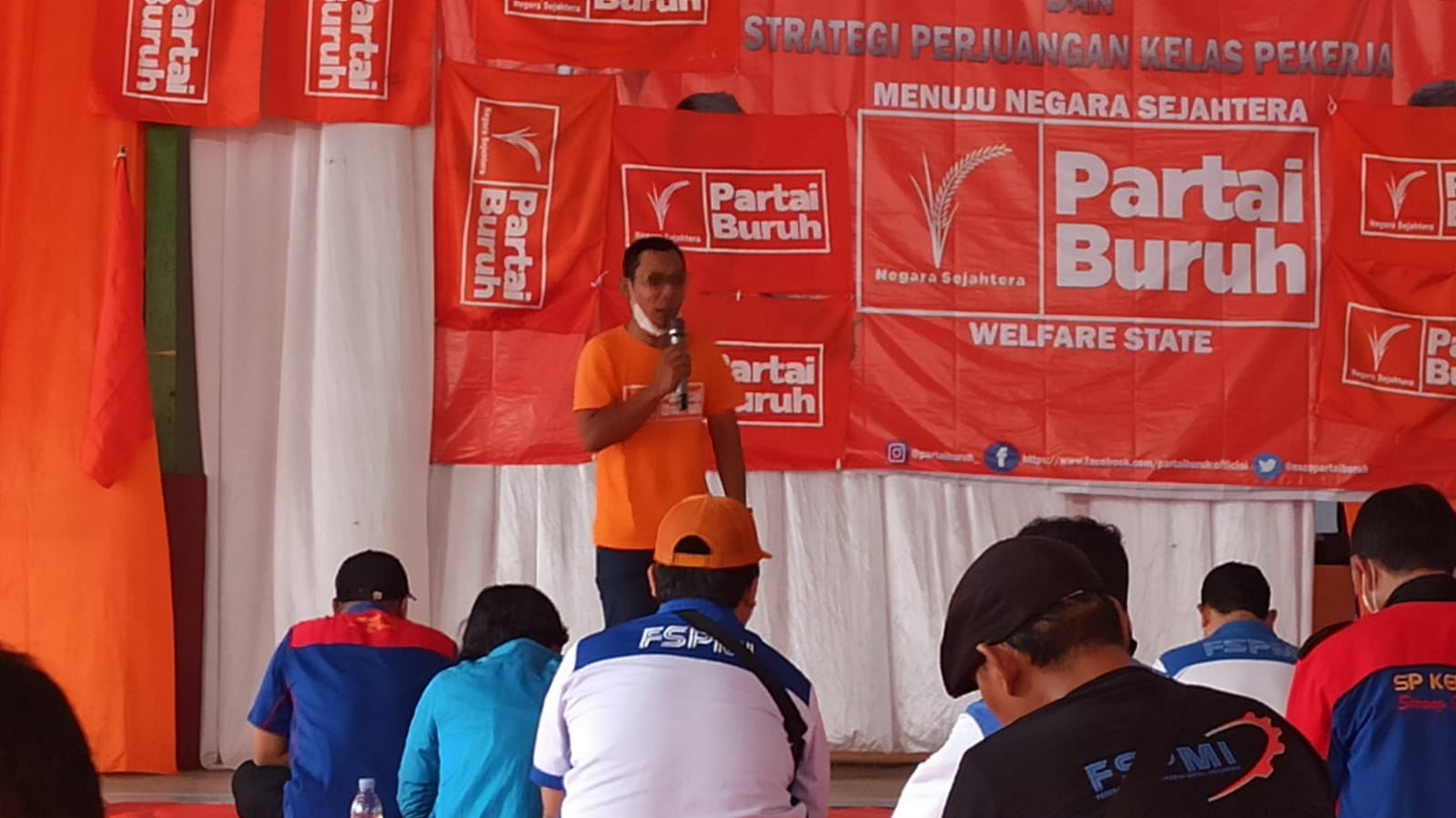 Pekerja di Purwakarta deklarasi Partai Buruh Pekerja di Purwakarta deklarasi Partai Buruh