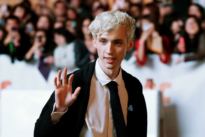 Troye Sivan kisahkan stigma tentang HIV/AIDS di film Three Months