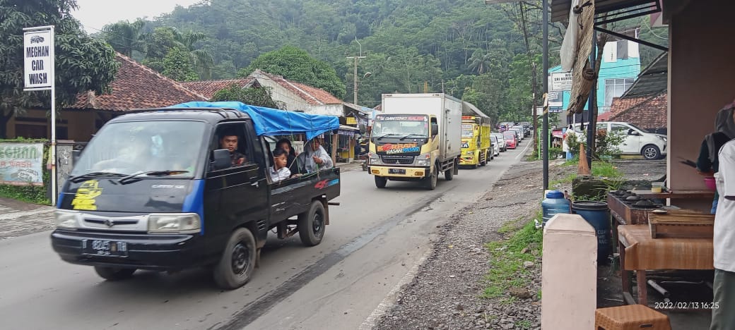 Jalur penghubung Subang-Bandung di Jalur Cijambe hingga Tambakan rusak parah Jalur penghubung Subang-Bandung di Jalur Cijambe hingga Tambakan rusak parah