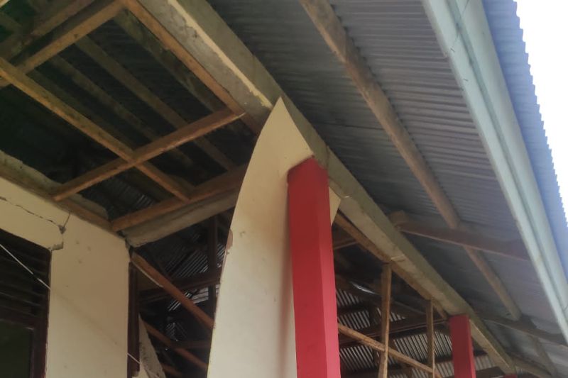 Enam bangunan SD di Pasaman Barat alami kerusakan akibat gempa Enam bangunan SD di Pasaman Barat alami kerusakan akibat gempa