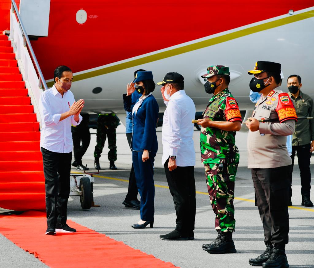 Gubernur dan Kapolda Sumut sambut kedatangan Presiden RI di Bandara Internasional Silangit