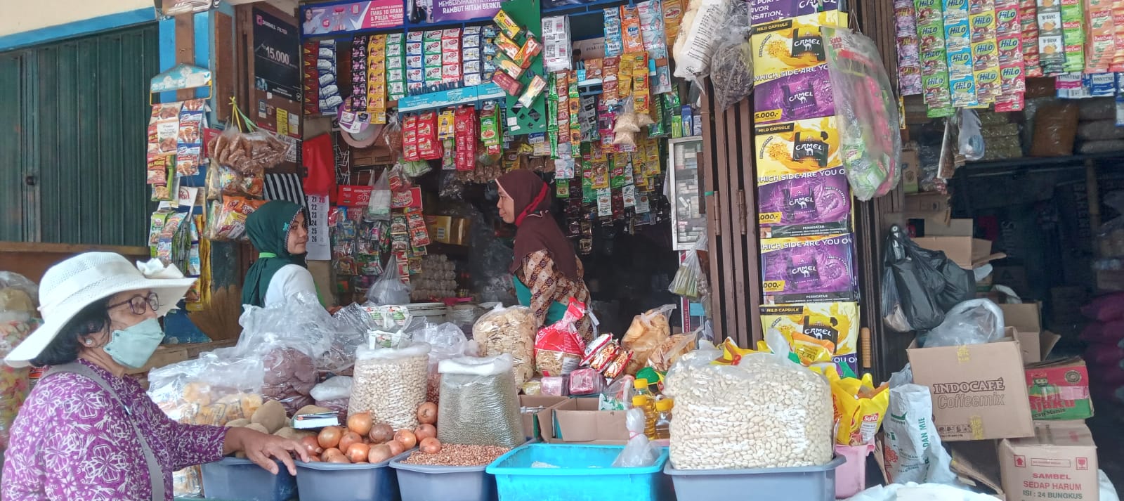 Minyak goreng satu harga masih langka di pasar tradisonal Sukoharjo