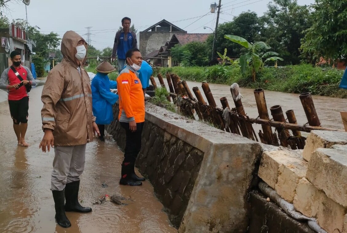 Tanggul jebol, 65 rumah di Paden Kudus terendam banjir Tanggul jebol, 65 rumah di Paden Kudus terendam banjir