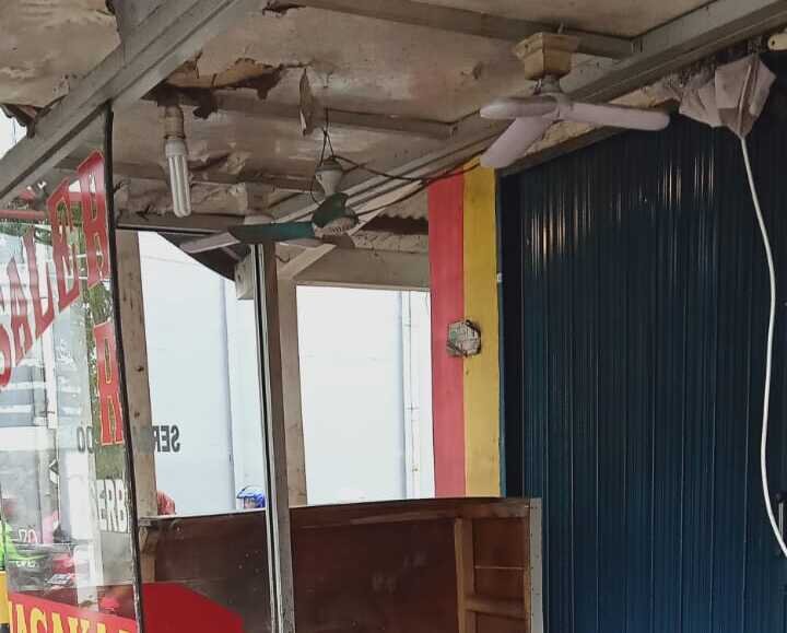Geng motor berulah! Rusak rumah makan dan warung kelontong di Subang Geng motor berulah! Rusak rumah makan dan warung kelontong di Subang