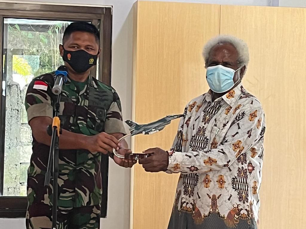Lanud Silas Papare gelar pertemuan dengan tokoh agama wujudkan kedamaian di Papua Lanud Silas Papare gelar pertemuan dengan tokoh agama wujudkan kedamaian di Papua