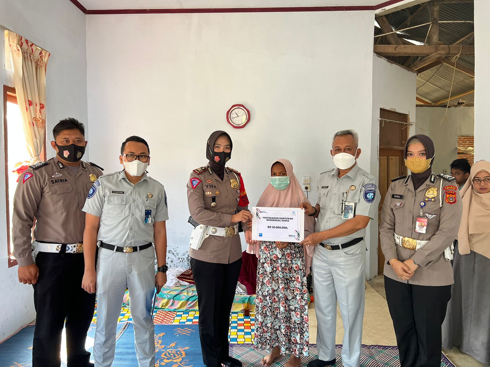 Polres Lhokseumawe dan Jasa Raharja serahkan santunan korban tertabrak KA Polres Lhokseumawe dan Jasa Raharja serahkan santunan korban tertabrak KA