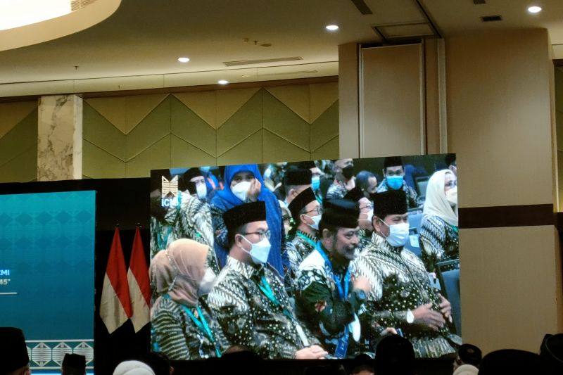 Arif Satria dikukuhkan sebagai Ketua Umum ICMI Arif Satria dikukuhkan sebagai Ketua Umum ICMI