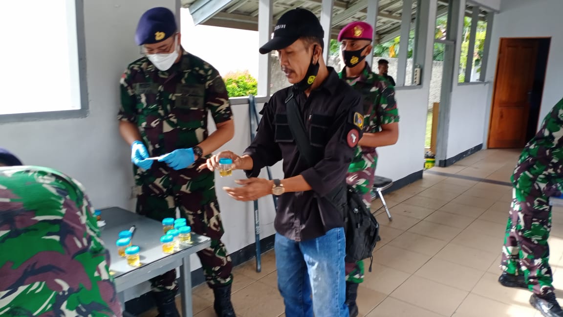 Antisipasi penggunaan narkoba, ratusan personel Lantamal X Jayapura tes urine Antisipasi penggunaan narkoba, ratusan personel Lantamal X Jayapura tes urine
