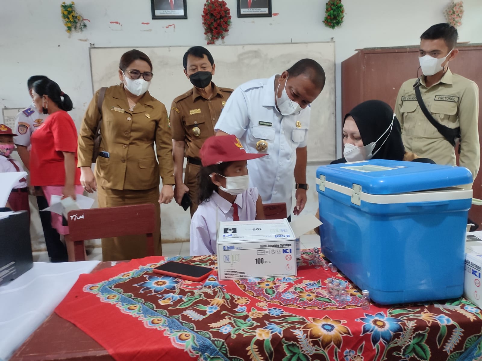 Bupati Langkat tinjau vaksinasi massal anak di tiga kecamatan Bupati Langkat tinjau vaksinasi massal anak di tiga kecamatan