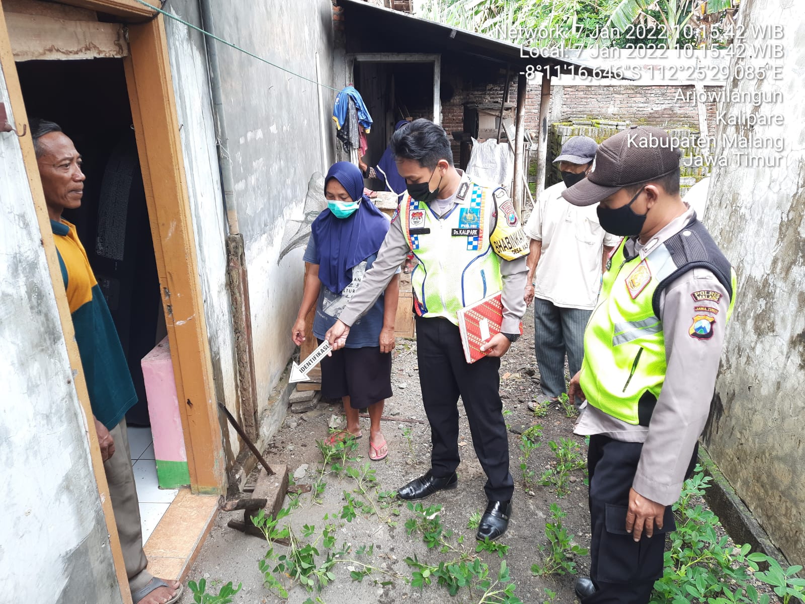 Nenek tinggal seorang diri ditemukan meninggal dunia di kamarnya Nenek tinggal seorang diri ditemukan meninggal dunia di kamarnya