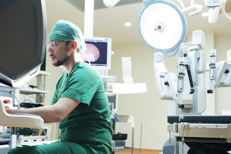 Perkembangan robotic surgery perlu diimbangi dokter ahli mumpuni Perkembangan robotic surgery perlu diimbangi dokter ahli mumpuni