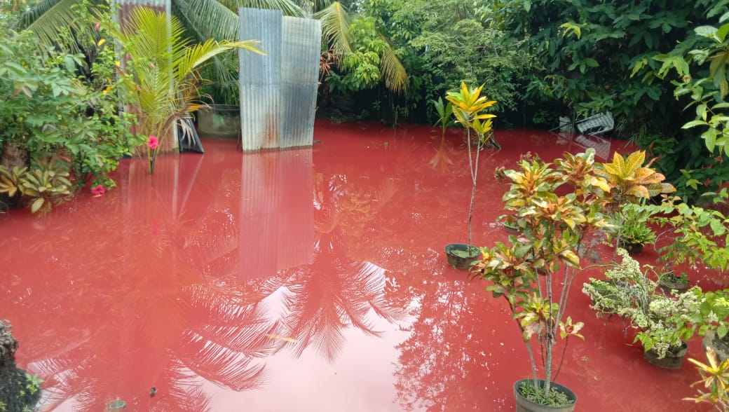 Fenomena alam air berubah warna merah menyita perhatian warga Lhoksukon