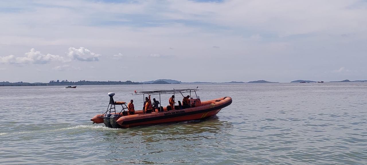 Bakamla lakukan pencarian nelayan hilang di perairan Pulau Durai Bakamla lakukan pencarian nelayan hilang di perairan Pulau Durai