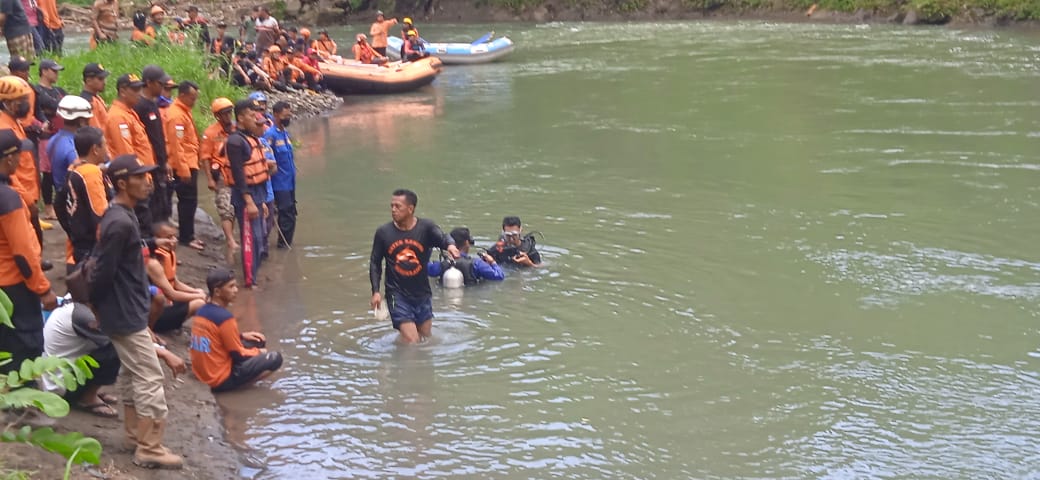 Pencarian santri tenggelam di Sungai Elo Magelang dilanjutkan Pencarian santri tenggelam di Sungai Elo Magelang dilanjutkan