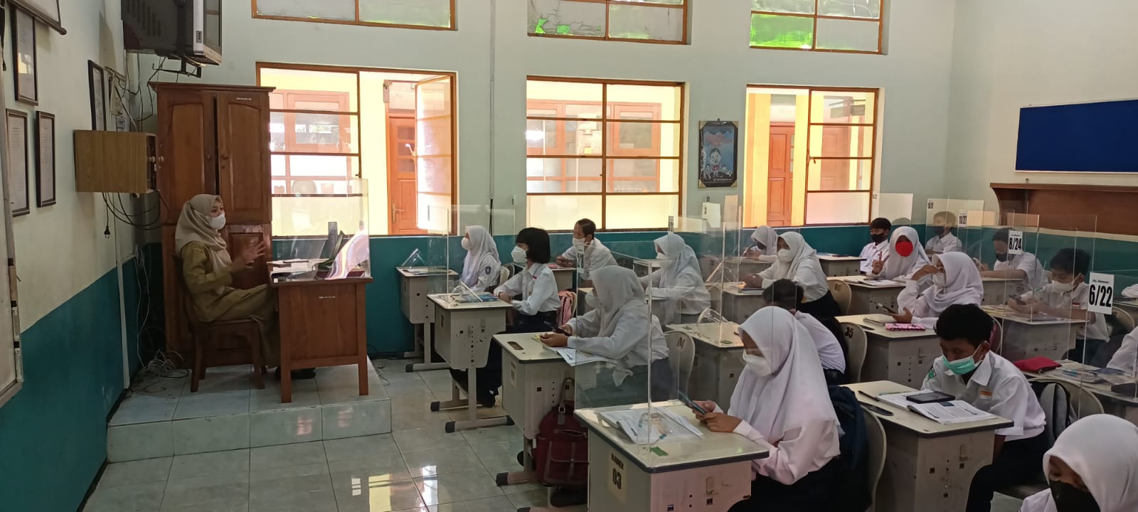 Pandemi, sekolah di Kota Malang tetap terapkan PTM 100 persen Pandemi, sekolah di Kota Malang tetap terapkan PTM 100 persen
