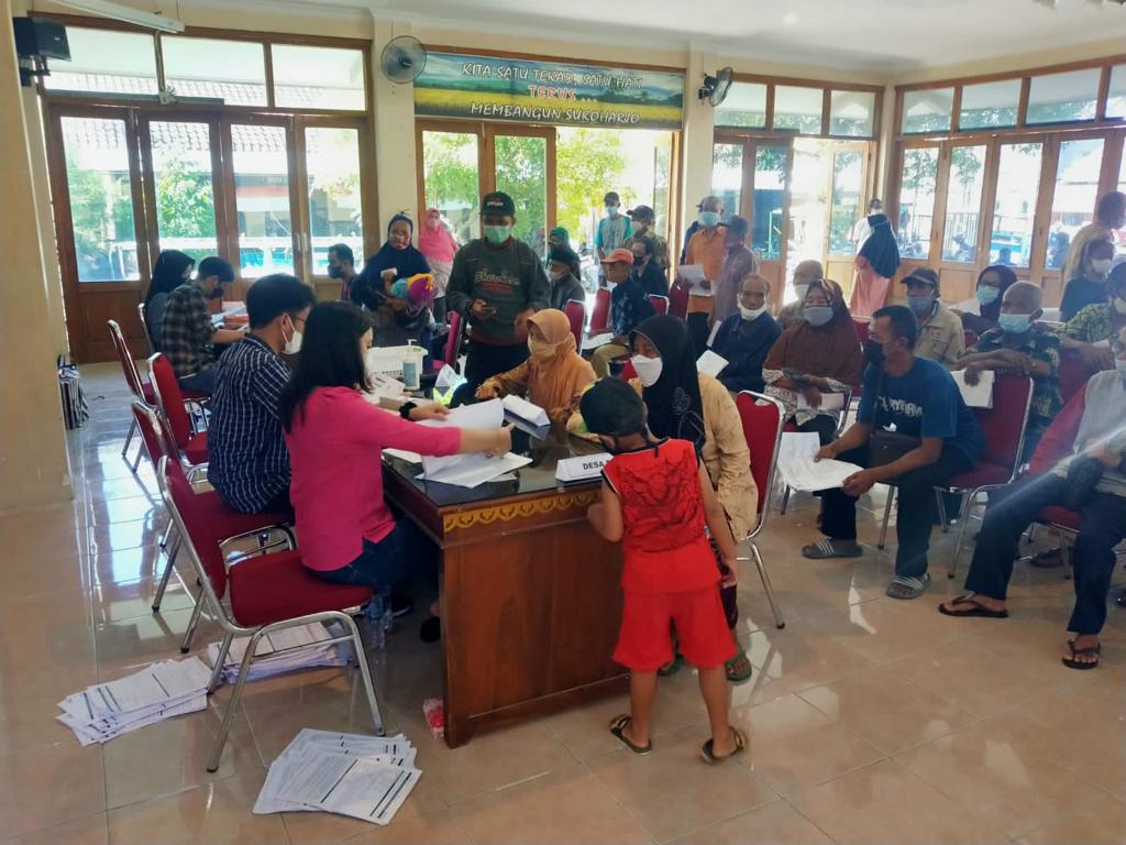 Sempat ruwet, pembagian bantuan KKS di Sukoharjo kini dilaksanakan per kecamatan Sempat ruwet, pembagian bantuan KKS di Sukoharjo kini dilaksanakan per kecamatan