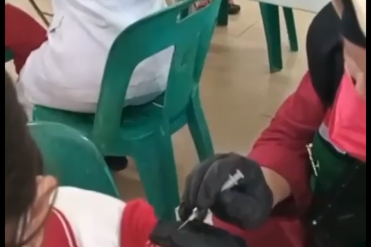 Kata IDI soal oknum dokter yang menyuntikkan vaksin kosong Kata IDI soal oknum dokter yang menyuntikkan vaksin kosong