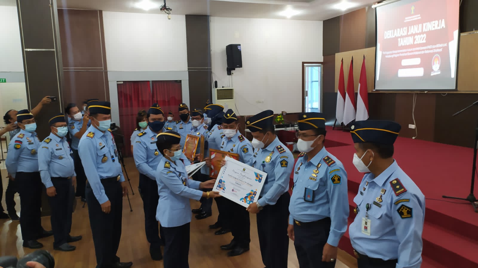 Imigrasi Sibolga raih penghargaan terbaik publikasi kehumasan Imigrasi Sibolga raih penghargaan terbaik publikasi kehumasan