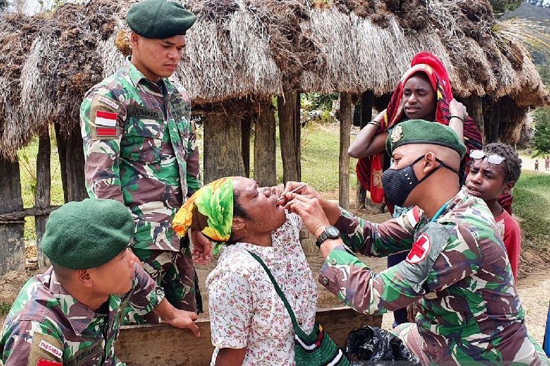 Satgas Yonif 412 berikan layanan kesehatan gigi warga Lanny Jaya Papua