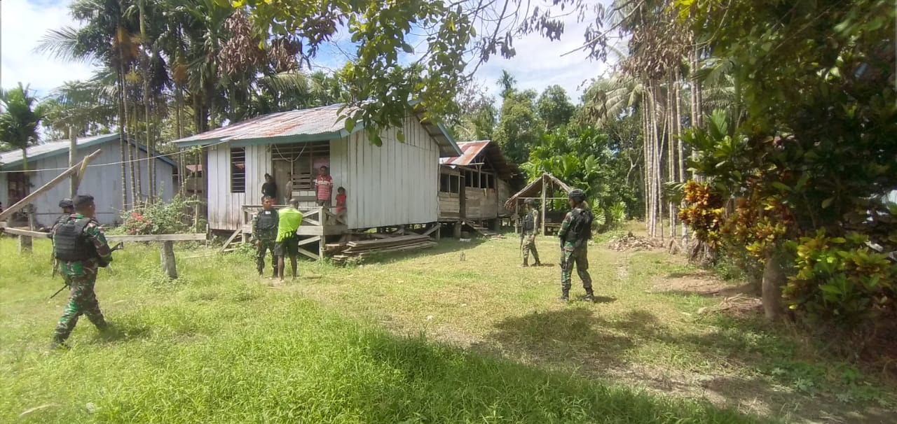 Ciptakan rasa damai, Satgas Pamtas TNI pererat hubungan dengan warga binaan