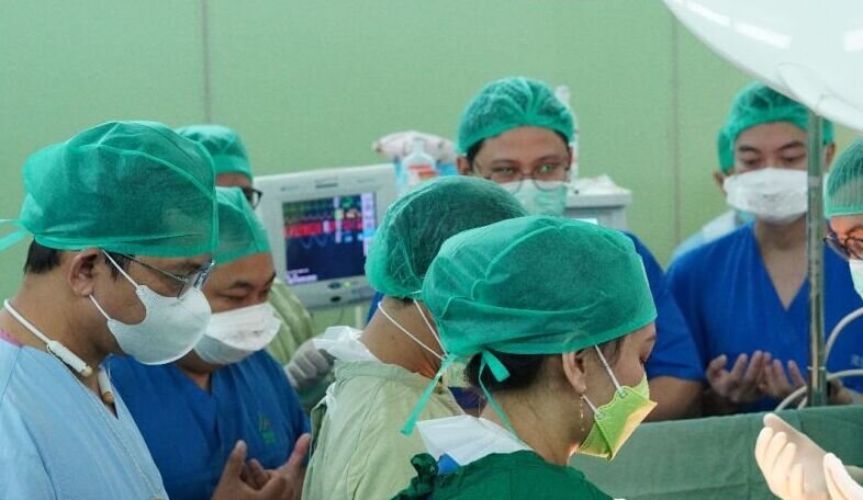 Bayi kembar dengan 2 kepala di satu tubuh di Palembang meninggal dunia