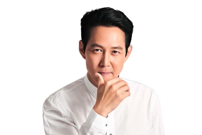 Lee Jung Jae tak akan hadiri Golden Globes 2022 Lee Jung Jae tak akan hadiri Golden Globes 2022