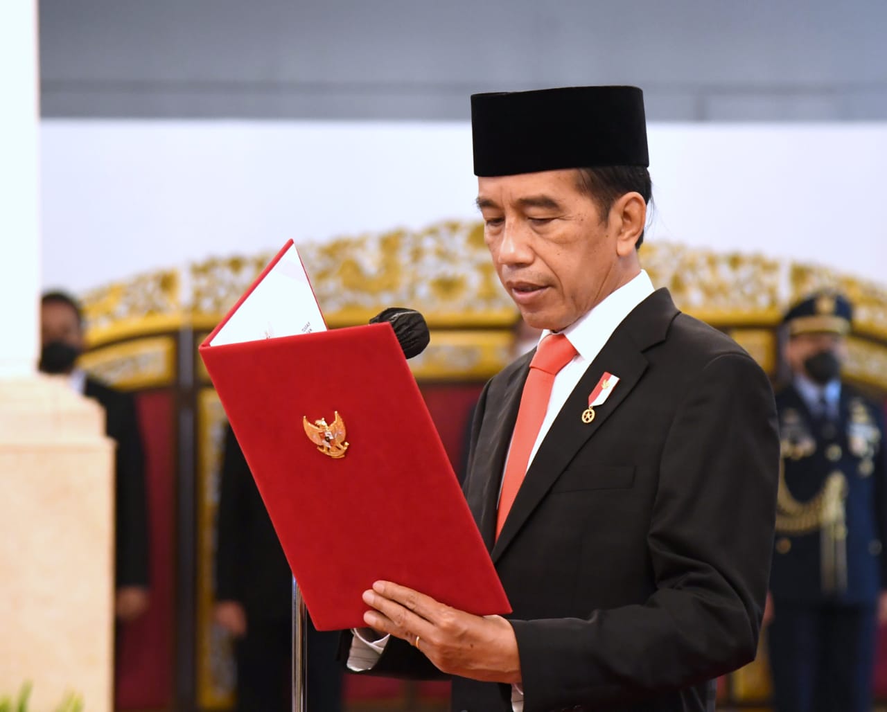 Presiden lantik tiga Duta Besar RI untuk negara sahabat Presiden lantik tiga Duta Besar RI untuk negara sahabat