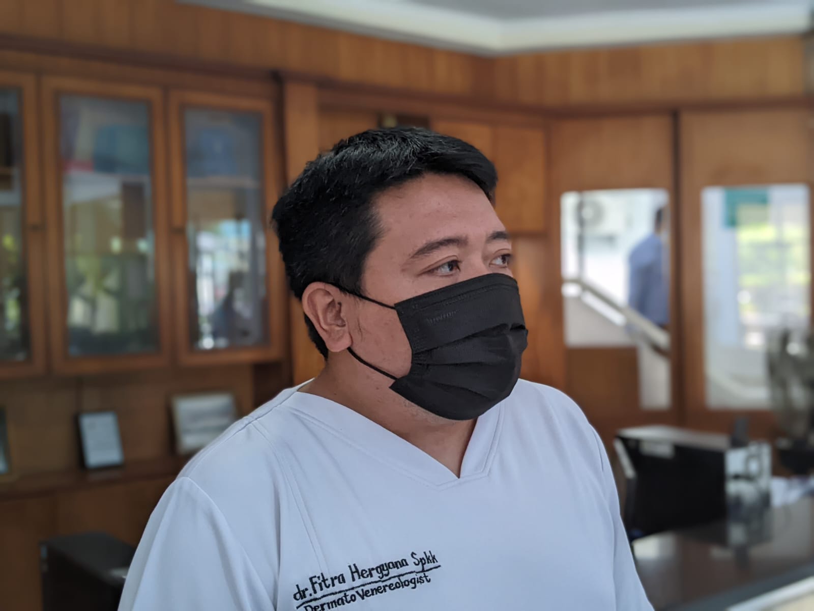 Vaksin dan penularan landai, PPKM Kabupaten Karawang turun ke level 1